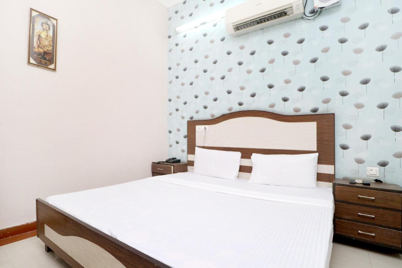 Shāhpur Spot On 43045 Hotel Vivek Plaza מראה חיצוני תמונה